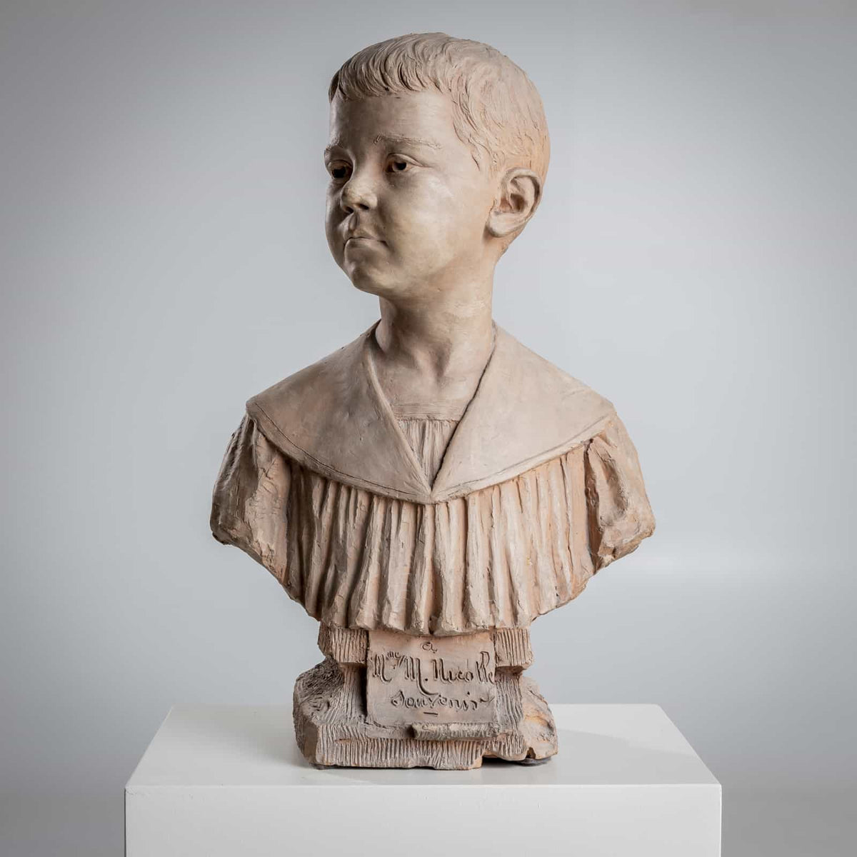 Büste eines Jungen aus Terrakotta, signiert H.M. Becoré, Frankreich, 2. Hälfte 19. Jahrhundert