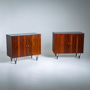 Paar Mid-Century Sideboards mit gerillter Front, Italien 1960er Jahre