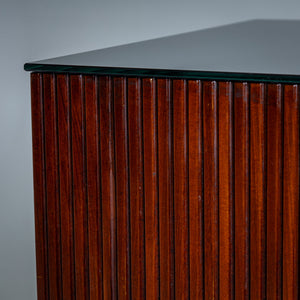 Paar Mid-Century Sideboards mit gerillter Front, Italien 1960er Jahre