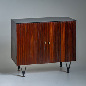 Paar Mid-Century Sideboards mit gerillter Front, Italien 1960er Jahre