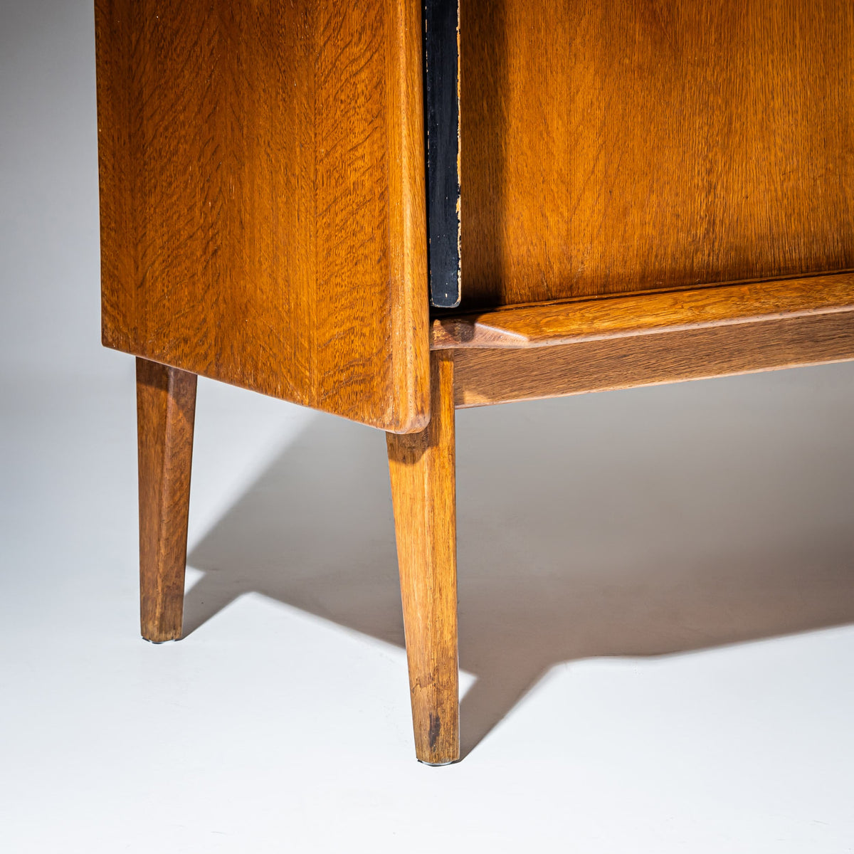 Sideboard aus Eiche von Roger Landault, Frankreich, 1960er Jahre