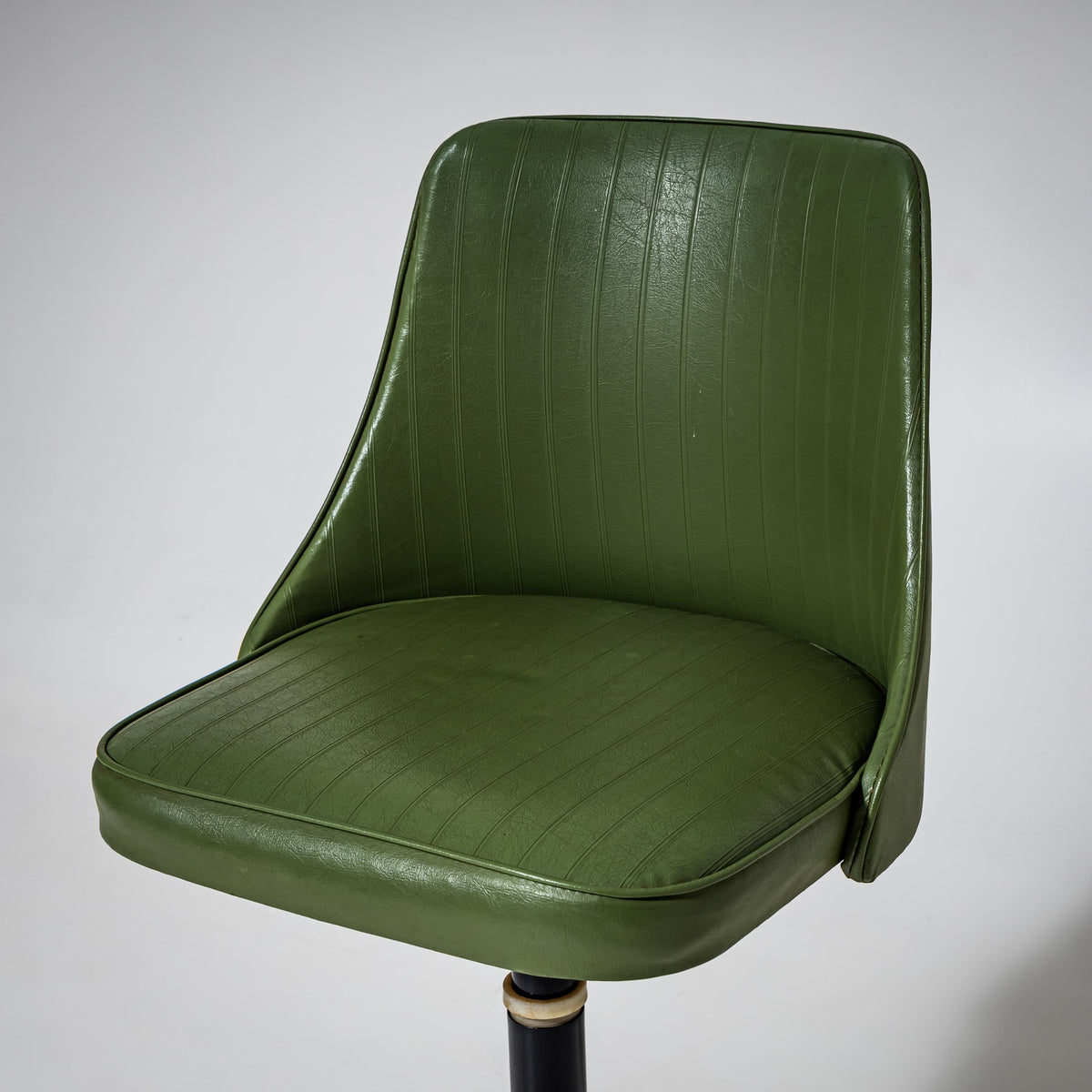 Vier grüne Mid-Century Barhocker, wohl Italien