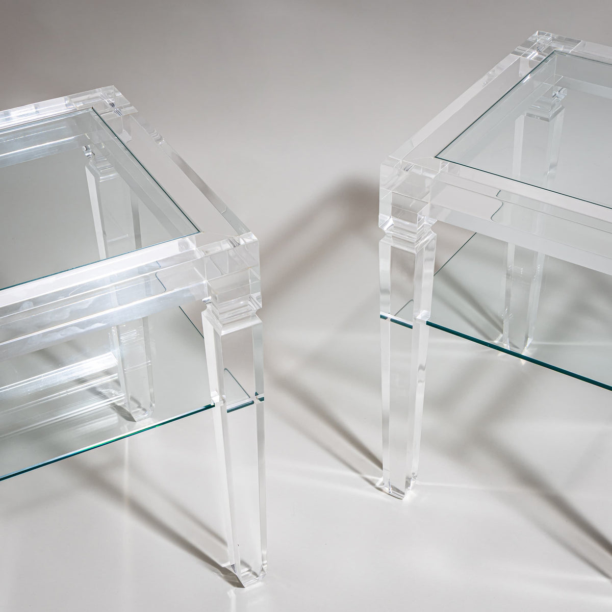 Paar Beistelltische aus Plexiglas von Fabianart, Rom / Italien, Ende 20. Jahrhundert
