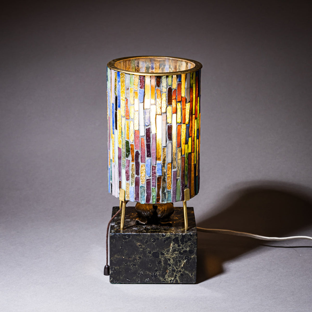 Kleine Tischlampe mit Glasschirm, Mitte 20. Jahrhundert