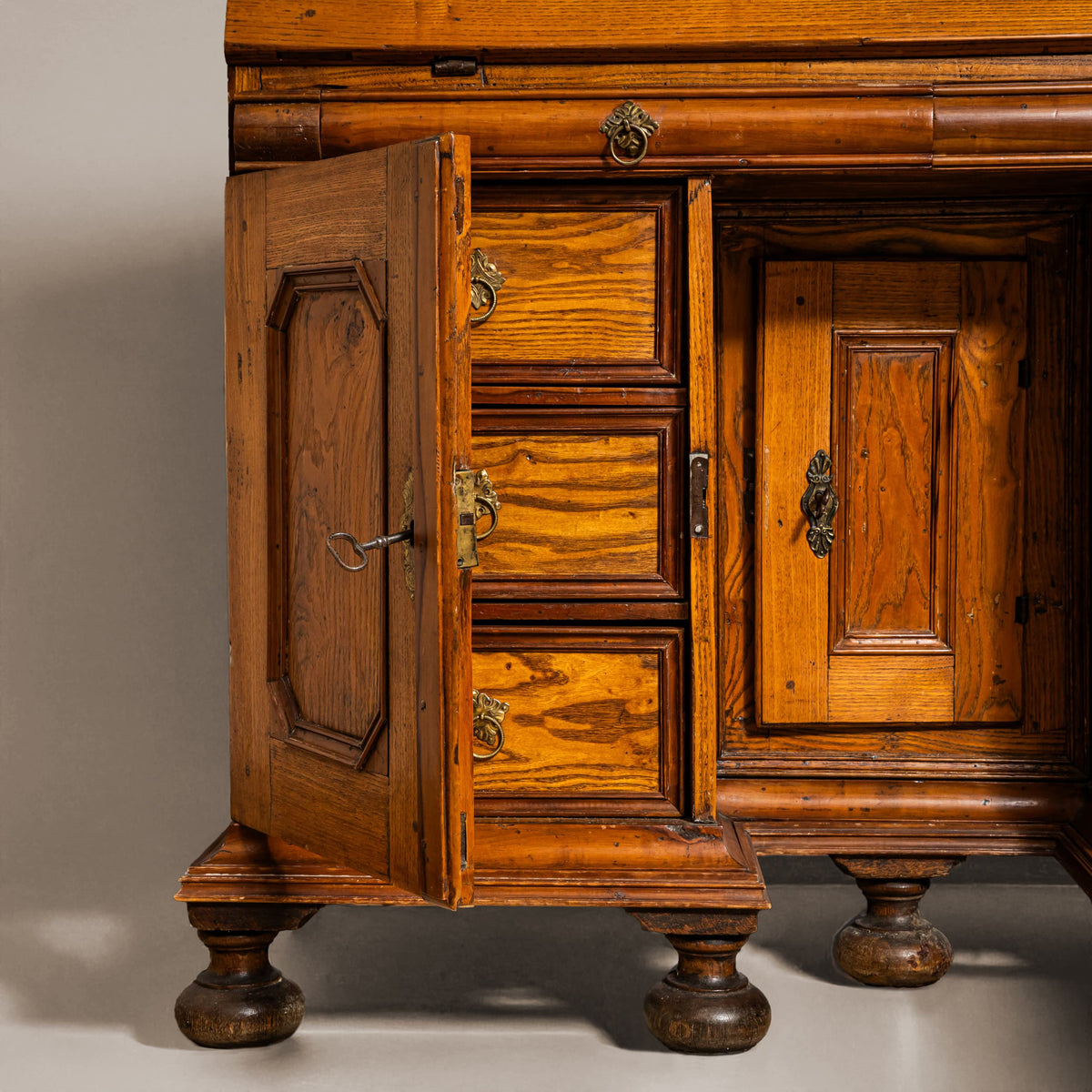 Barocker Aufsatzsekretär, Norddeutsch um 1720