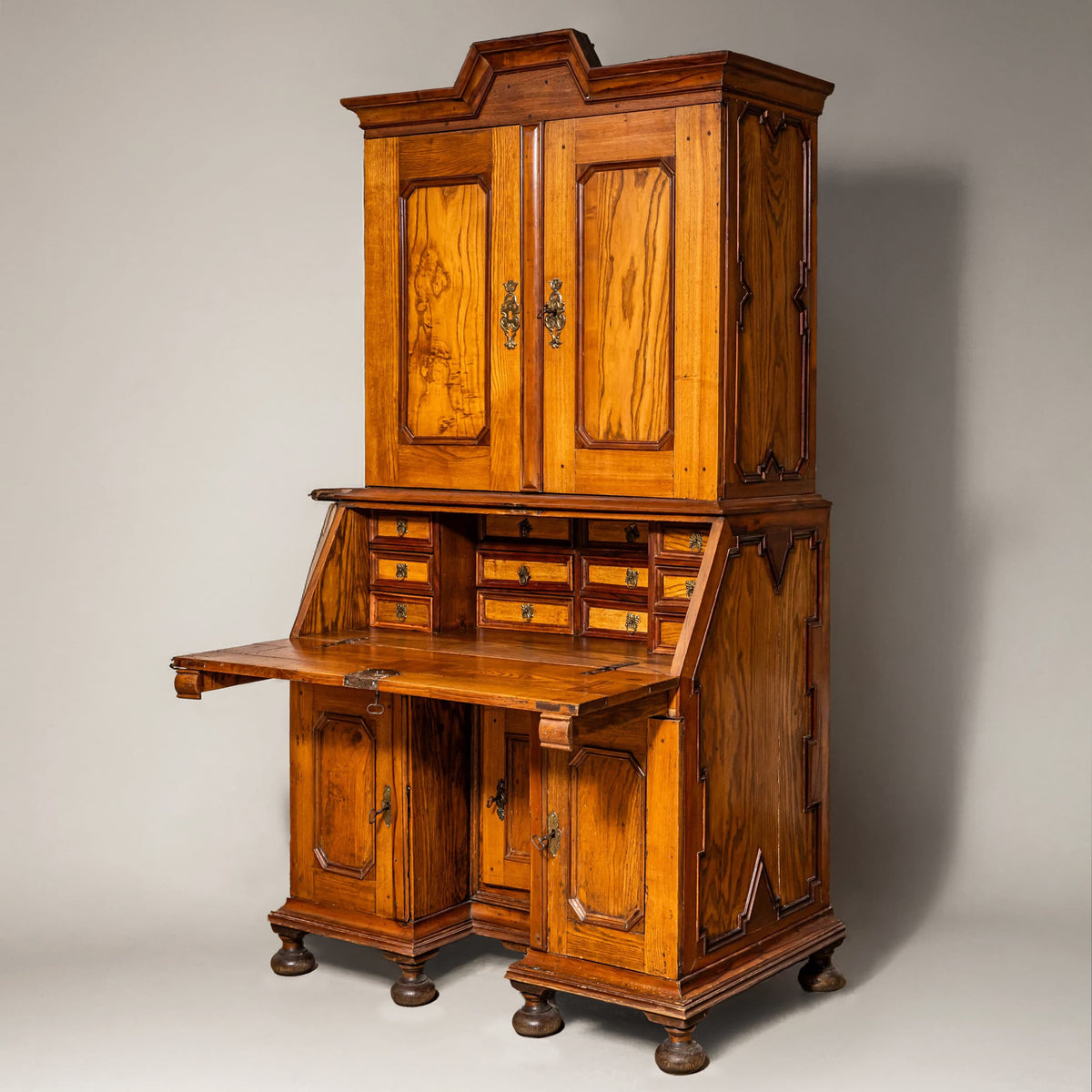 Barocker Aufsatzsekretär, Norddeutsch um 1720