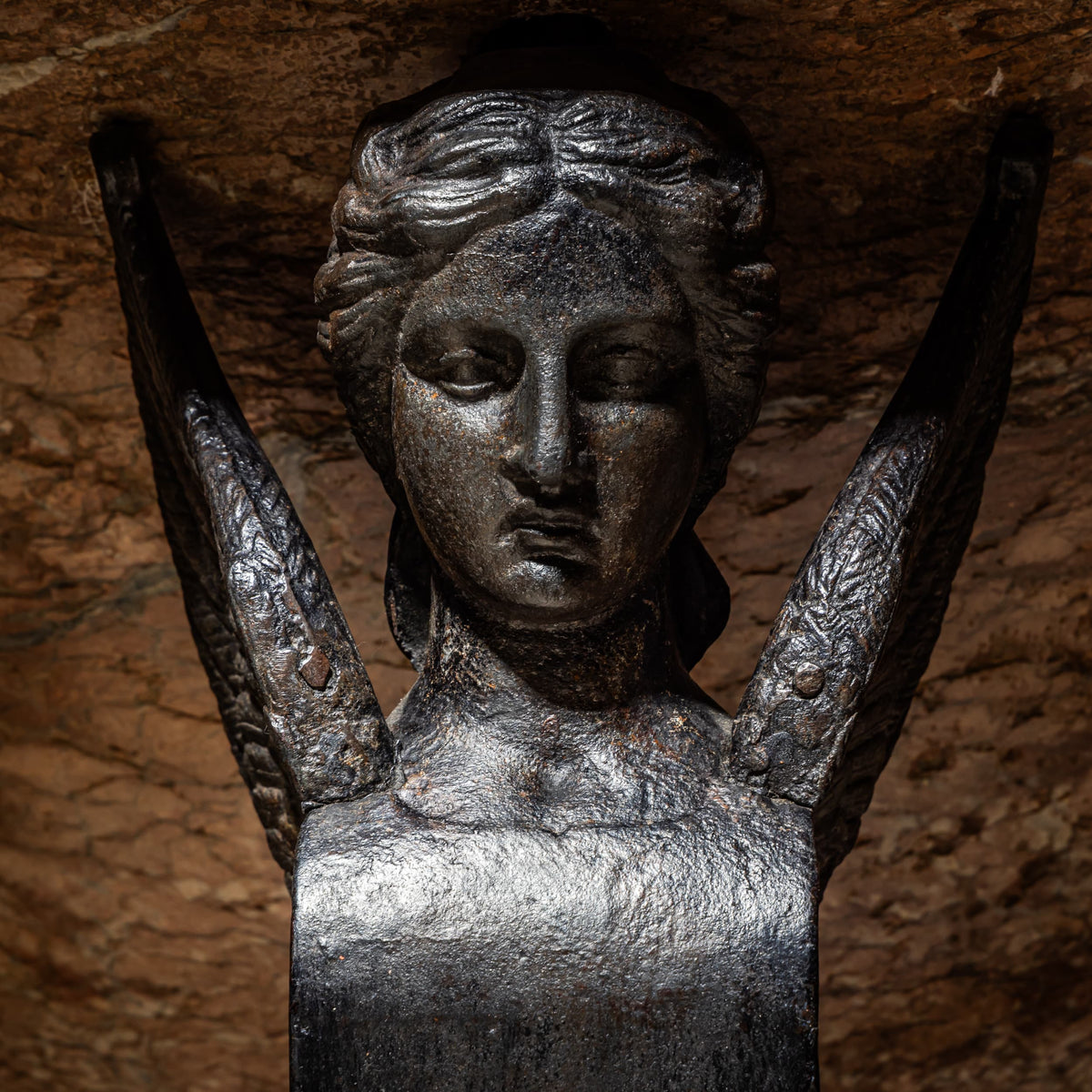 Empire Wandbrunnen aus Cottanello antico, wohl Frankreich, um 1800
