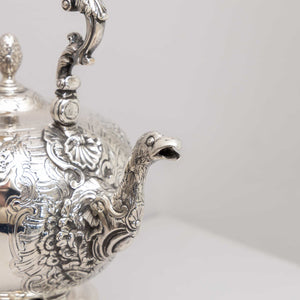 Large silver pot with teapot warmer, London 1741 / 1836