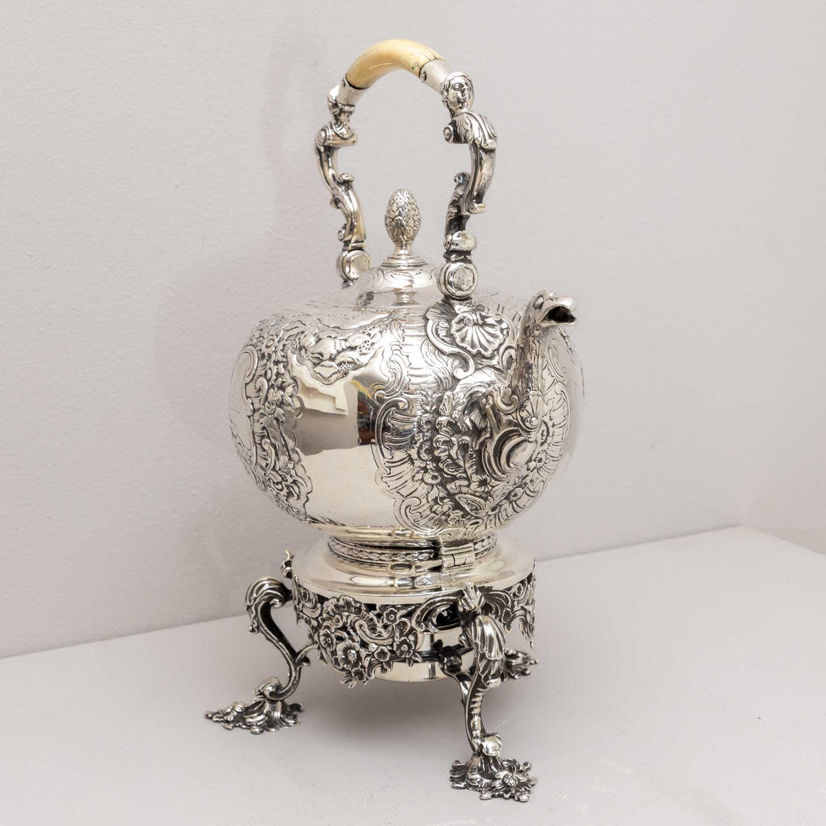Large silver pot with teapot warmer, London 1741 / 1836