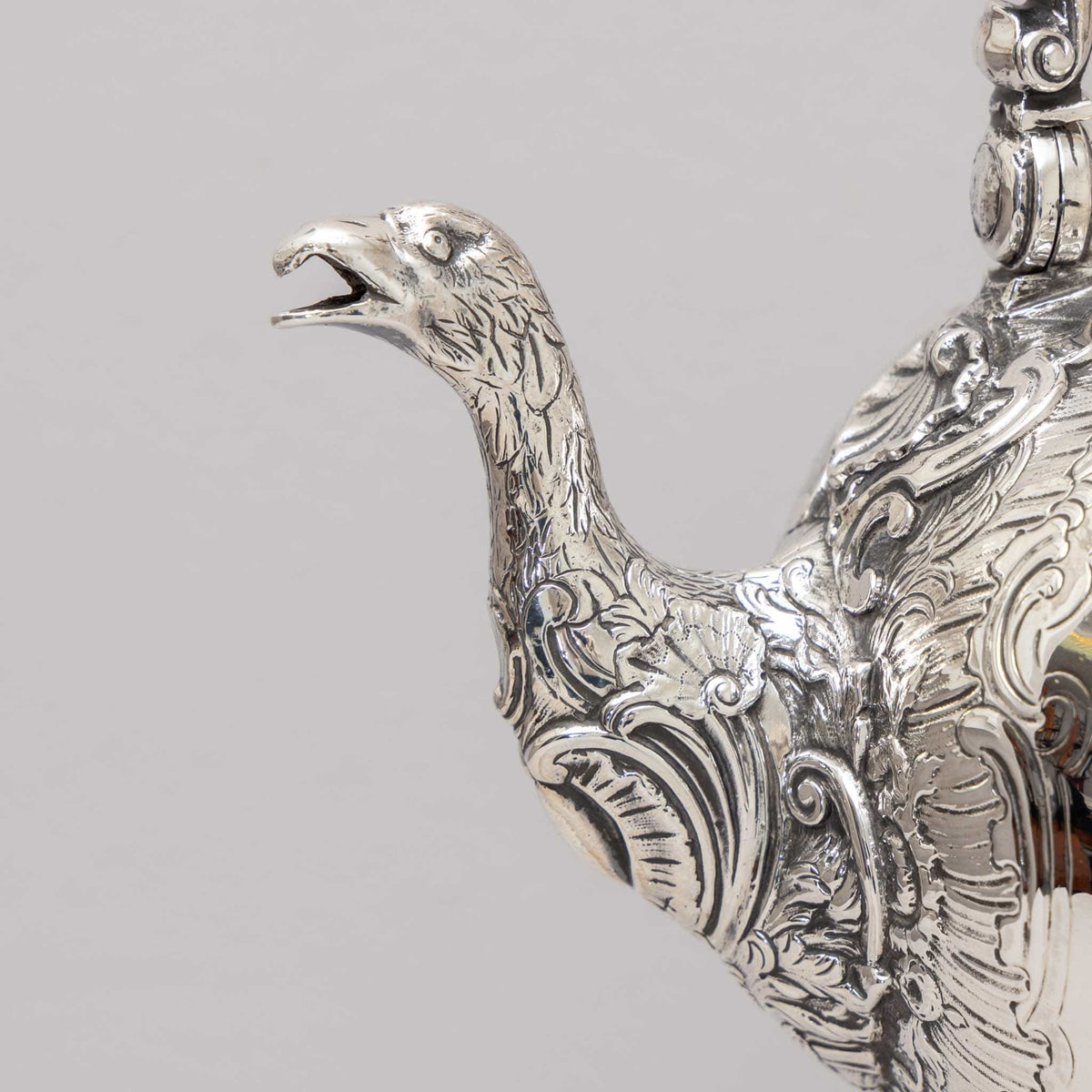 Large silver pot with teapot warmer, London 1741 / 1836