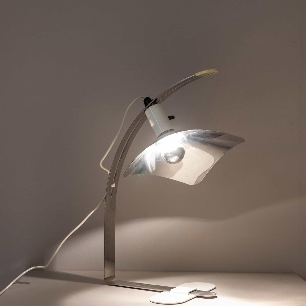 White Table Lamp “Corolla” by G. Grignani for LUCI, Italy 1970s - Ehrl Fine Art & Antiques