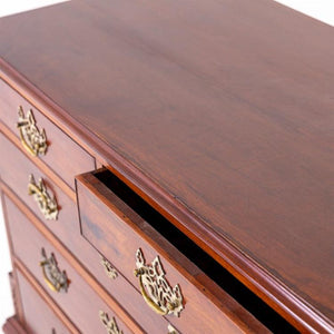 Chippendale Chest of Drawers, England Early 19th Century