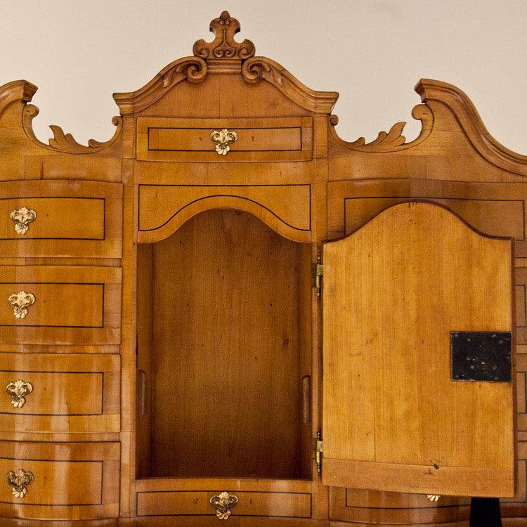 Baroque Secretaire à trois corps, 18th Century - Ehrl Fine Art & Antiques