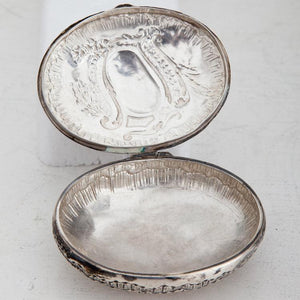 Oval Silver Box, prob. Late 18th Century - Ehrl Fine Art & Antiques